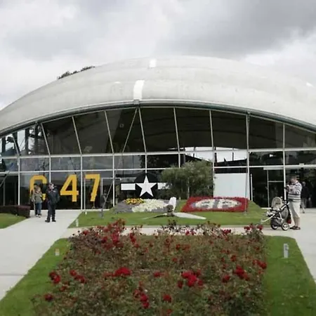 Le C-47 Proche Des Plages Du Debarquement *