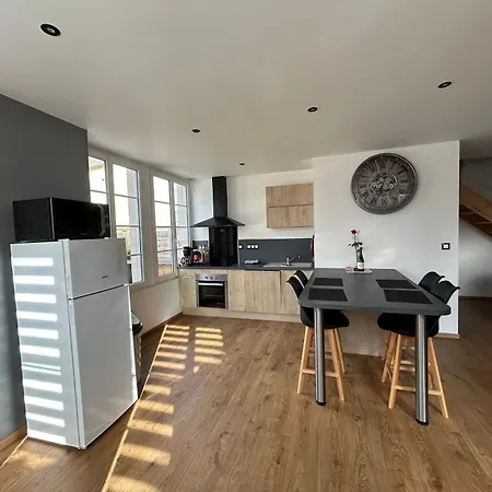 Le C-47 Proche Des Plages Du Debarquement