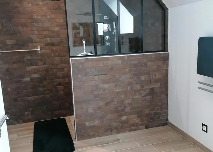 Le C-47 Proche Des Plages Du Debarquement *