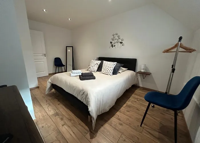 Le C-47 Proche Des Plages Du Debarquement